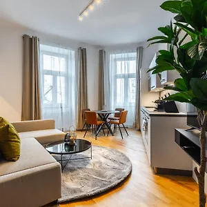 Trendy With - Smart Tv, Coffee Machine In Meidling Appartement Wenen